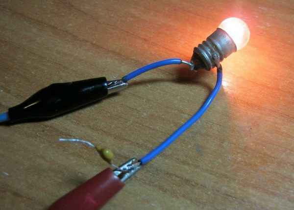 Подключение лампы через конденсатор